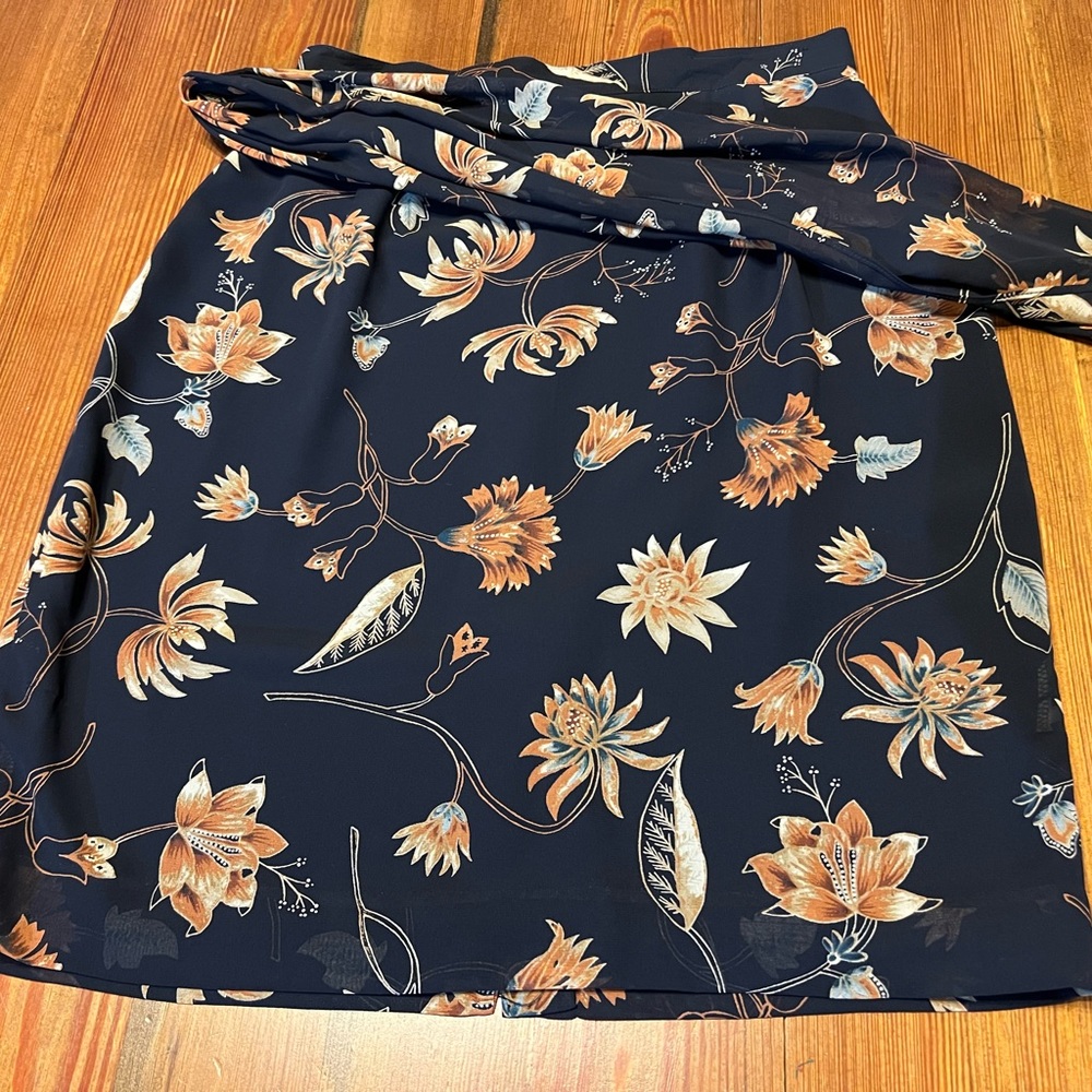 AMANDA SMITH PETITES Floral Navy Skirt‎ size 12 Petite